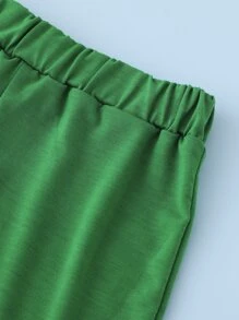 小男童字母和恐龍印花背心上衣和短褲