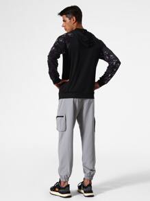 Men Raglan Sleeve Letter Graphic Hooded Sports Sweatshirt - Black - View 2