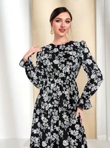 Modelyn Vestido con estampado floral bajo con fruncido sin cinturón - Blanco y Negro - Ver 5