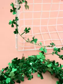 1pc Clover Decor Tinsel Twist Garland - Green - View 1