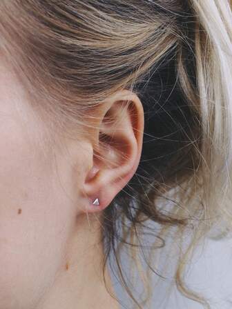 三角形耳釘