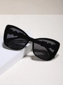 一副时尚亚克力猫眼眼镜，饰有仿珍珠，适合女士沙滩装、太阳镜等基础款，秋冬季女装，商务休闲，夏季沙滩度假、户外活动、旅行的理想之选。