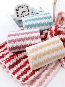 1pc Heart Pattern Random Color Face Towel Or 1pc Bath Towel, Soft Towel For Bathroom - Multicolor - View 2