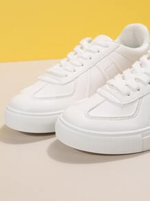 極簡風格前綁帶板鞋