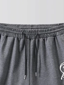 Aesthetic Post Lỏng lẻo phù hợp Nam Đồ họa Chữ cái Sọc trang trí Eo dây rút Quần short - Xám - Xem 3
