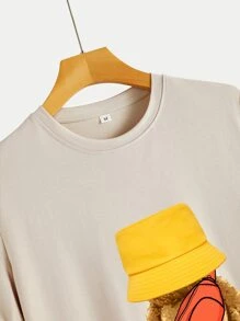 Manfinity Hypemode Hombres Camiseta irregular con estampado de dibujos animados - Caqui - Ver 4