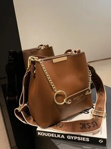 Bolso cubo con estampado de letra con diseño de cadena - Marrón - Ver 3