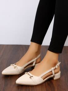 金屬裝飾粗跟高跟鞋