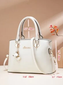 字母细节顶部提手包，配有包饰，适合送给妈妈、女性、新手和白领人士的母亲节礼物