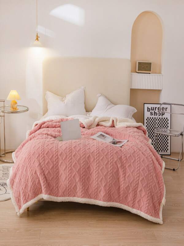 1pc Two Tone Simple Plush Blanket
