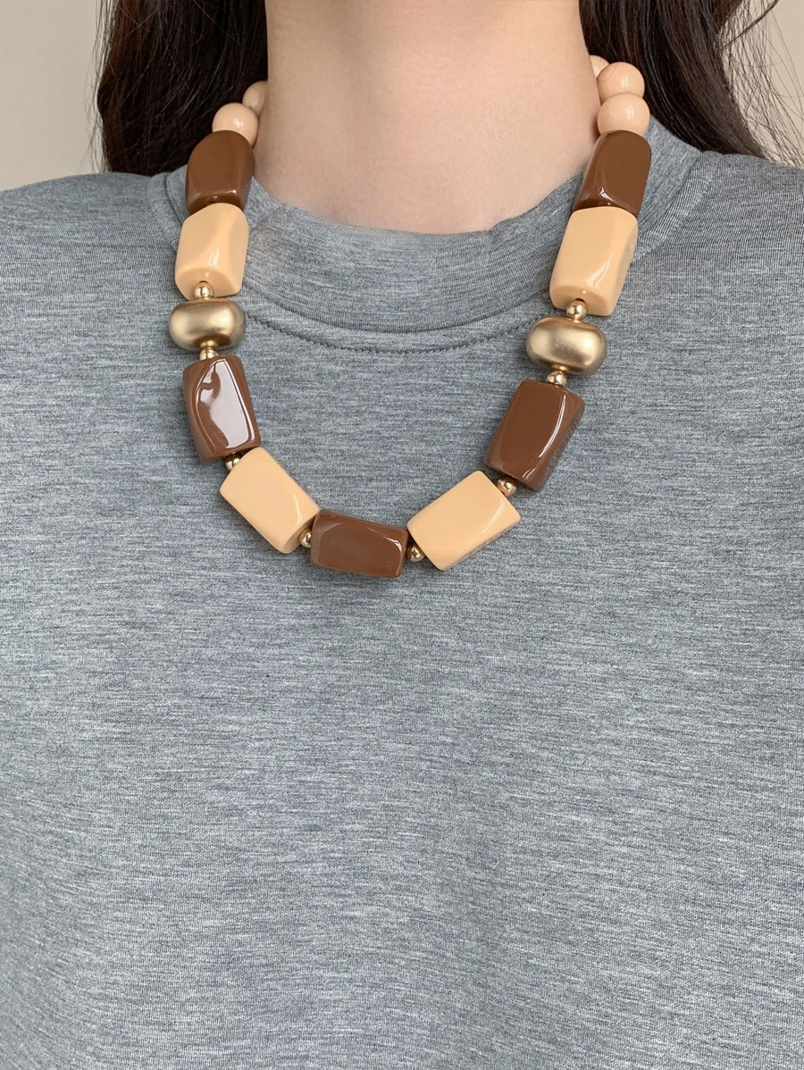 Collar con cuenta de color combinado