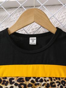 SHEIN 女小童豹紋印花撞色休閒甜美風和酷常規袖圓領上衣和短褲套裝適合夏天 - 彩色 - 查看 3