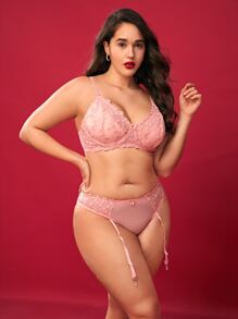 Plus Floral Embroidery Mesh Underwire Garter Lingerie Set - Coral Pink - View 4