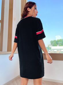 SHEIN Unity 字母圖案落肩T恤洋裝 - 黑色 - 查看 2