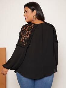 SHEIN CURVE+ Plus Keyhole Neck Lace Insert Lantern Sleeve Blouse - Black - View 2