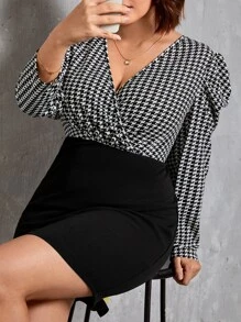SHEIN Privé Plus Houndstooth Print Surplice Neck Gigot Sleeve Bodycon Dress - Black and White - View 4