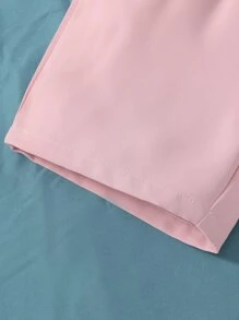 小女童雙色西裝領襯衫和短褲和吊帶上衣