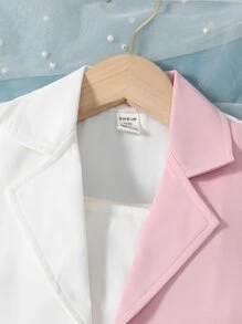 小女童雙色西裝領襯衫和短褲和吊帶上衣