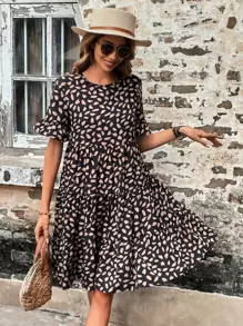 SHEIN Holidaya Vestido de esmoquin con estampado total, mangas con volantes y bajo con volante para vacaciones y playa para mujeres - Negro - Ver 6