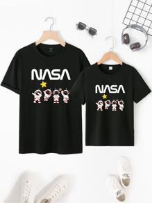 SHEIN Cậu bé Tween 1 Miếng Đúng mốt Hoa văn phi hành gia Vòng cổ Ngắn tay Áo thun - màu đen - Xem 3