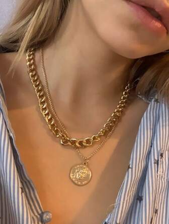 Collar a capas figura colgante