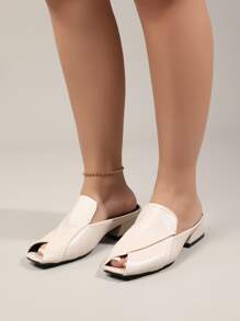 Sandalias planas con diseño de puntada con tacón grueso