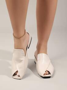 Sandalias planas con diseño de puntada con tacón grueso