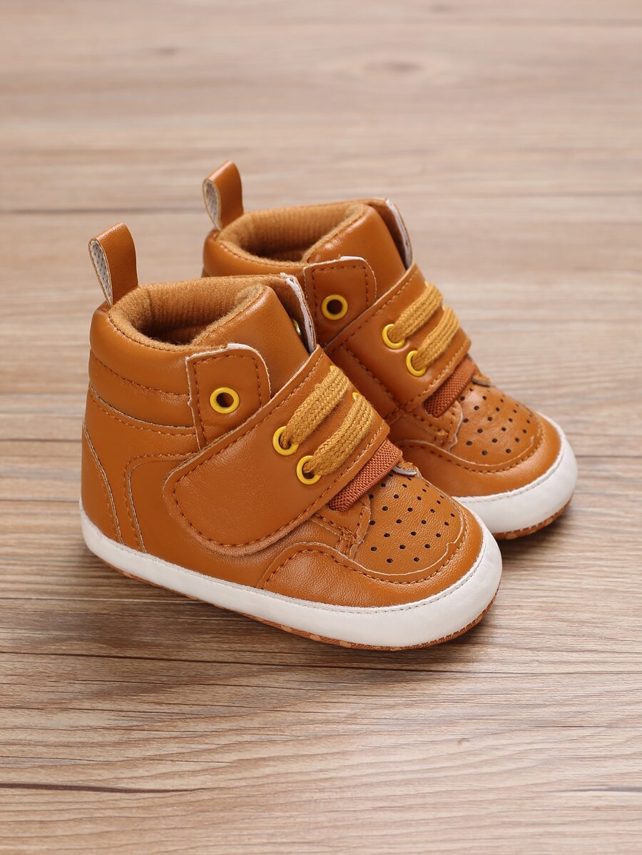 Bebé Zapatillas de skate arriba alta cierre de gancho y bucle - Marrón - Ver 1