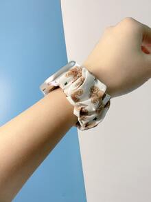 2pcs Christmas Santa Claus & Letter Graphic Scrunchie Design Watchband Compatible With Apple Watch - Multicolor - View 3