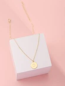 Collar con diseño de letra con diseño de redondo - Amarillo Oro - Ver 2