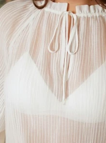 BizChic 繫帶領燈籠袖木耳邊上衣不附文胸