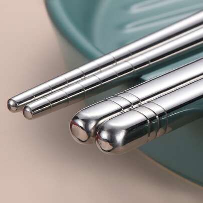 1双不锈钢筷子圣诞礼物