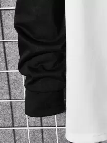 Manfinity VCAY 男士T恤修身領長袖口號T恤字母圖形休閒簡約聚酯纖維 - 黑與白 - 查看 4