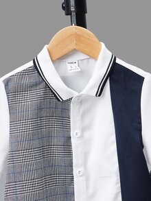 SHEIN 2入組年輕男孩休閒寬鬆運動套裝短袖衫和短褲，拼色款式