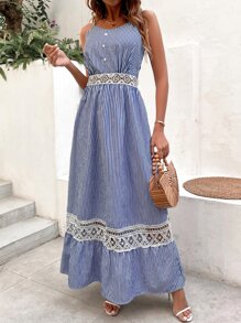 SHEIN VCAY Robe à fines brides à rayures dentelle à nœud au dos à volants