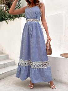 SHEIN VCAY Robe à fines brides à rayures dentelle à nœud au dos à volants