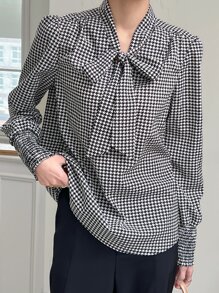 DAZY Houndstooth Print Tie Neck Puff Sleeve Blouse - Black and White - View 3