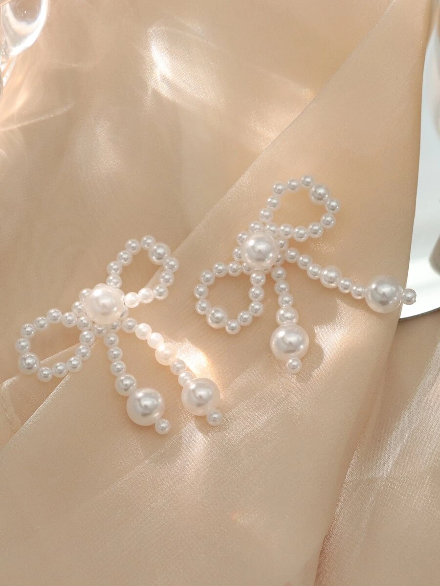 情人节仿珍珠蝴蝶结耳环 - 白色 - 查看 1