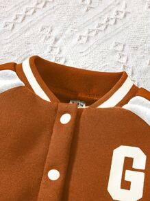 Bebé niño Cazadora de universidad con estampado de letra de manga raglán térmico con pantalones deportivos - Marrón - Ver 3