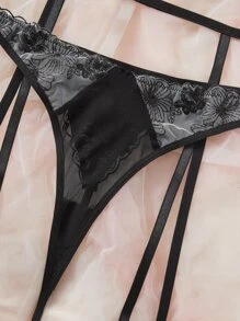 Plus Floral Lace Garter Lingerie Set - Black - View 3