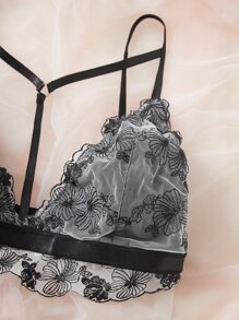 Plus Floral Lace Garter Lingerie Set - Black - View 4