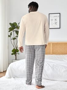 SHEIN Extended Sizes Men Cartoon Graphic Sleep Tee & Plaid Trousers - Multicolor - View 2