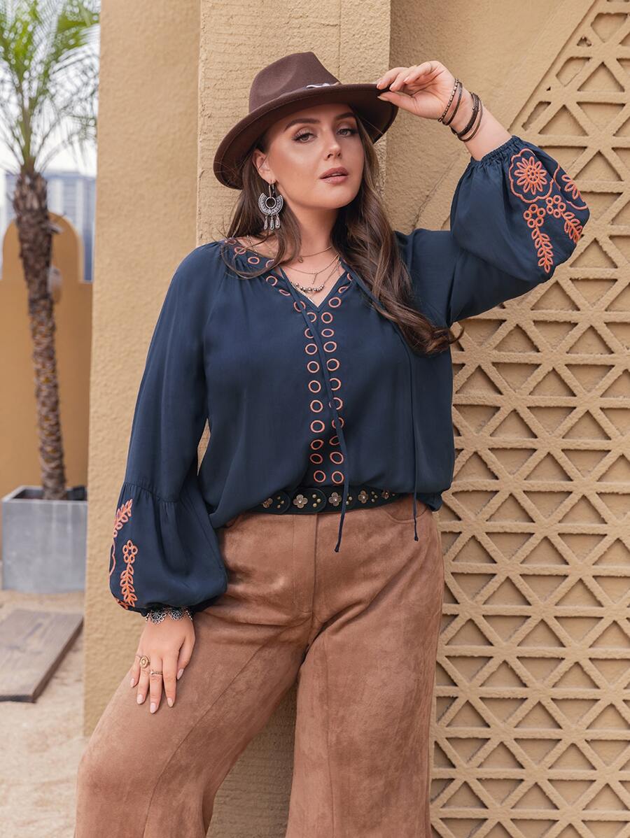 Rusttydustty 大碼繫帶領燈籠袖刺繡細節上衣 - 水鴨藍 - 查看 1