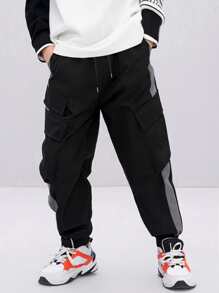 Manfinity Men Contrast Side Seam Flap Pocket Cargo Trousers - Black - View 4