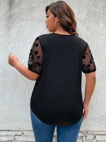 SHEIN LUNE 大碼網紗拼接前交叉T恤 - 黑色 - 查看 2