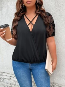 SHEIN LUNE 大碼網紗拼接前交叉T恤 - 黑色 - 查看 5