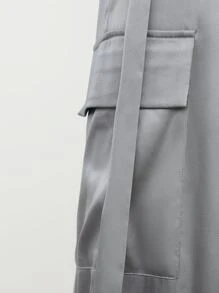 SHEIN BAE 側翻蓋口袋腰帶緞面工裝褲