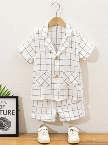 小男童格紋雙口袋襯衫和短褲