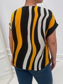 SHEIN Privé Plus Wave Striped Notched Neck Batwing Sleeve Blouse - Multicolor - View 2