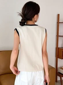 DAZY 對比色邊框前開釦毛衣背心 - 杏色 - 查看 2